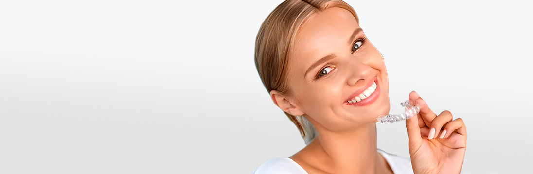 Sonrisa feliz en tratamiento dental